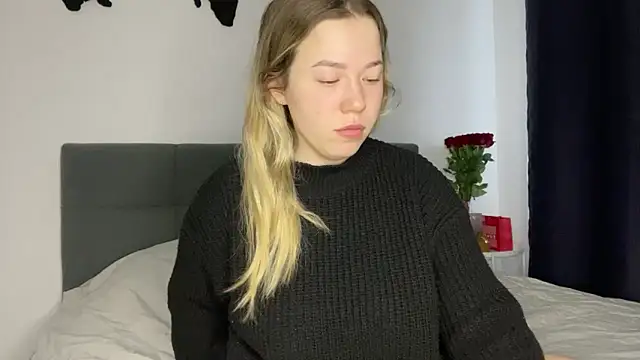 Embersweetbunny online show from 02/07/25, 08:44