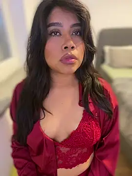 Snapshot of -Sammyxxx chatting on 12/18/24, 12:54 -Sammyxxx online show from 12/18/24, 12:54