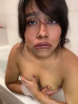 Snapshot of -Sammyxxx chatting on 12/30/24, 11:06 -Sammyxxx online show from 12/30/24, 11:06