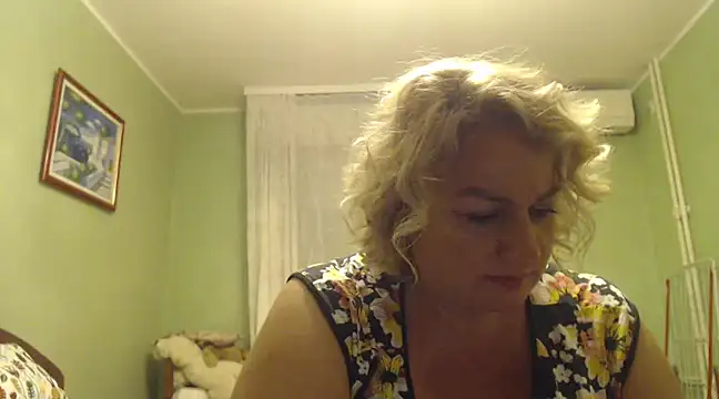 Snapshot of VirginiaNurse chatting on 12/29/24, 09:20 VirginiaNurse online show from 12/29/24, 09:20