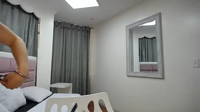 IssadoraJames online show from 01/10/25, 06:28