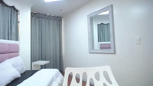 IssadoraJames online show from 02/07/25, 06:34