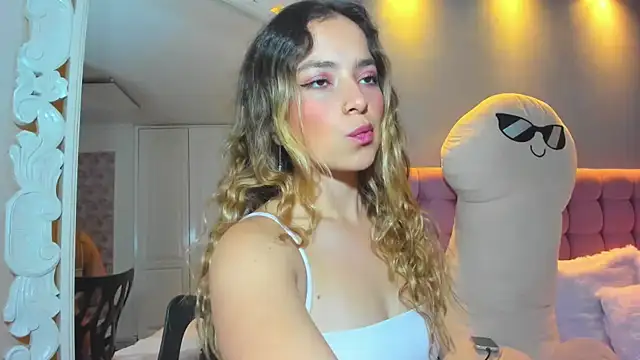 IssadoraJames online show from 02/09/25, 02:18