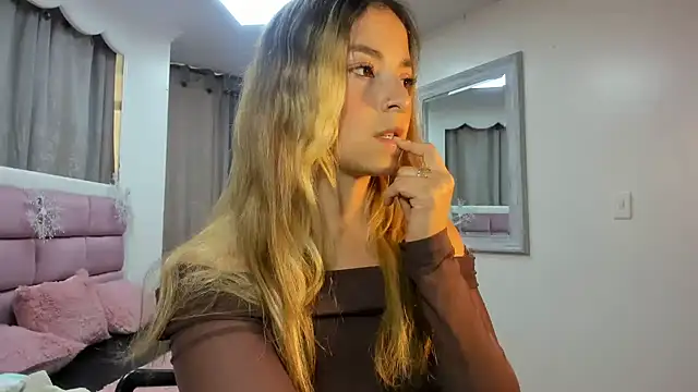 IssadoraJames online show from 11/28/25, 08:11