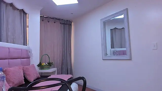 IssadoraJames online show from 12/16/25, 07:19