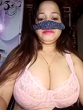 Snapshot of albelasummi702 chatting on 01/17/26, 01:43 albelasummi702 online show from 01/17/26, 01:43