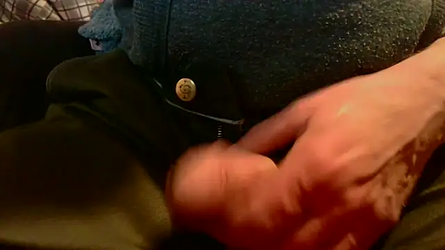 Snapshot of T0Yforeskin chatting on 02/16/26, 08:05 T0Yforeskin online show from 02/16/26, 08:05