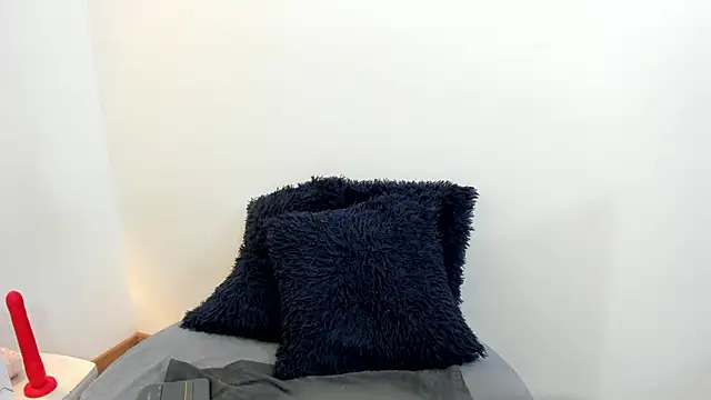 Lizzie Williams  online show from 11/27/25, 03:41