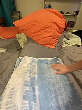 Snapshot of AllieCatWhore chatting on 12/27/24, 11:21 AllieCatWhore online show from 12/27/24, 11:21