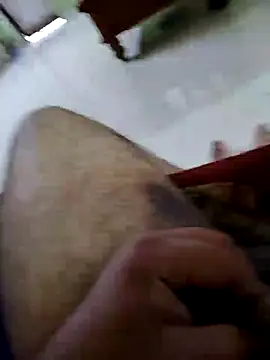 Snapshot of SplitPrestige19 chatting on 12/21/25, 08:43 SplitPrestige19 online show from 12/21/25, 08:43