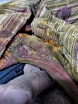 Snapshot of SplitPrestige19 chatting on 02/18/26, 06:15 SplitPrestige19 online show from 02/18/26, 06:15