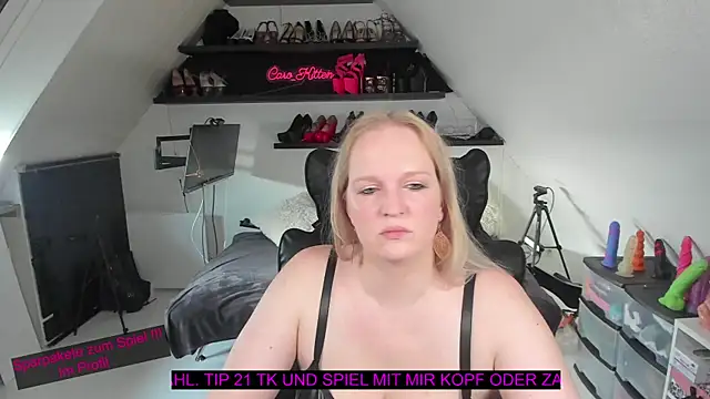 Snapshot of caro_kitten chatting on 01/17/26, 11:04 caro kitten online show from 01/17/26, 11:04