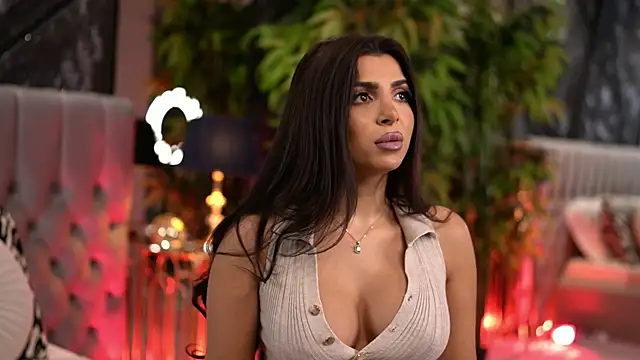 NicoleCellini online show from 12/19/25, 07:32