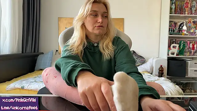 Snapshot of unicornsfeet chatting on 04/23/26, 11:42 unicornsfeet online show from 04/23/26, 11:42