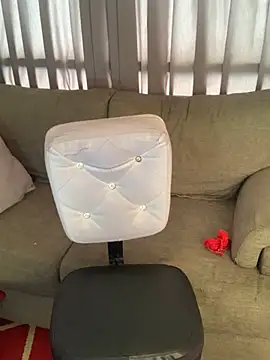 lia huan online show from 03/07/25, 05:28