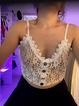 lia huan online show from 09/30/25, 02:11