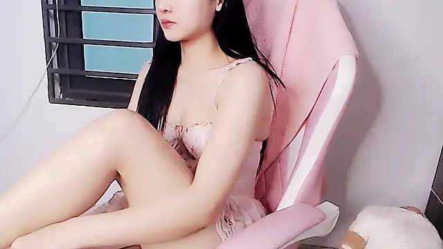 Snapshot of phuong-anh1709 chatting on 02/10/26, 05:11 phuong-anh1709 online show from 02/10/26, 05:11