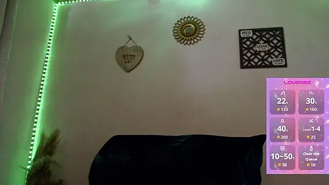 Snapshot of Donniia chatting on 01/08/26, 11:45 Donniia online show from 01/08/26, 11:45