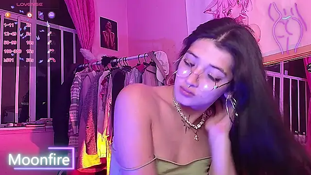 moonfiredancer online show from 09/10/25, 03:28