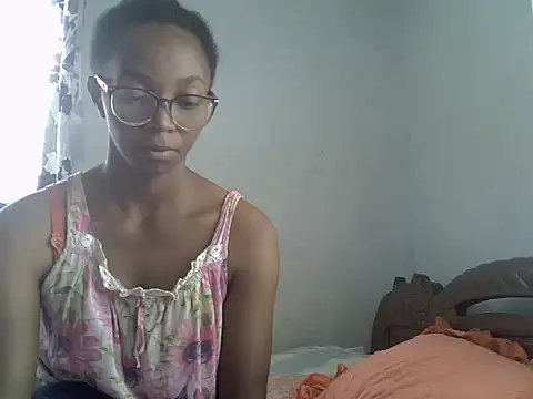 ElianeHot online show from 04/24/26, 08:39