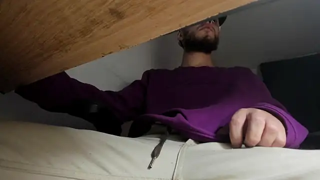 s sven03 online show from 12/24/24, 08:00