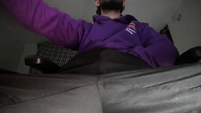 s sven03 online show from 10/01/25, 04:40