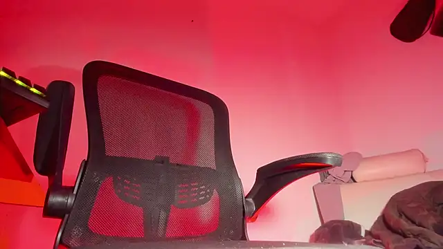 s sven03 online show from 11/26/25, 03:51