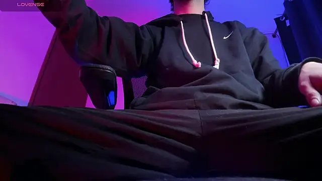 s sven03 online show from 12/16/25, 07:46