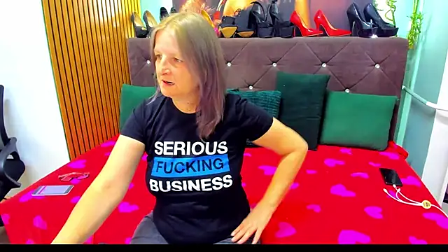 Snapshot of Lilly_hott chatting on 10/01/25, 05:30 Lilly hott online show from 10/01/25, 05:30