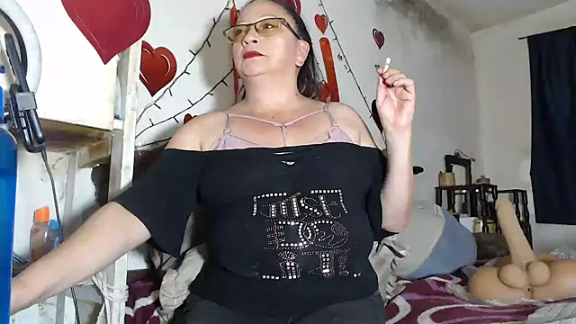 Vivianmature online show from 11/22/25, 09:25