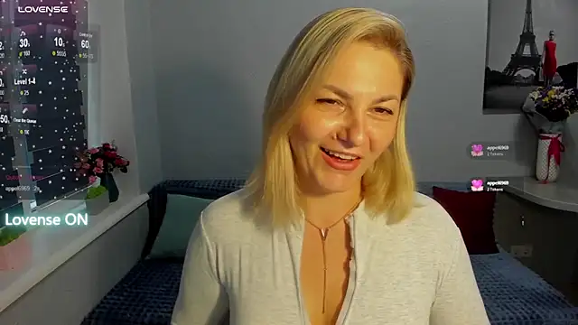 Snapshot of sweet___margaret chatting on 12/22/25, 12:57 sweet margaret online show from 12/22/25, 12:57