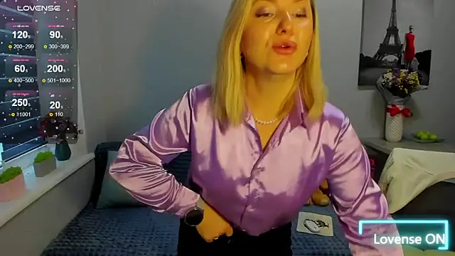 Snapshot of sweet___margaret chatting on 02/16/26, 06:42 sweet margaret online show from 02/16/26, 06:42