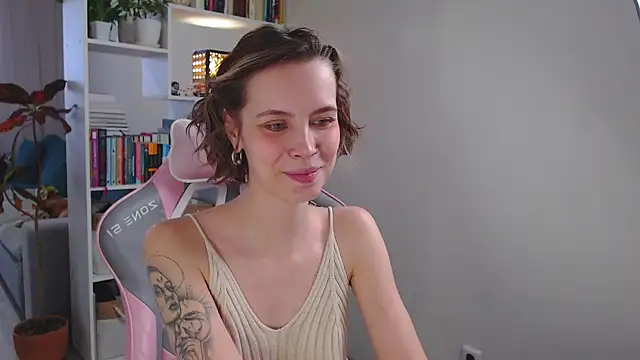 Snapshot of milly_ross chatting on 12/28/24, 07:55 milly ross online show from 12/28/24, 07:55