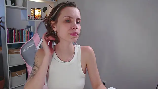 Snapshot of milly_ross chatting on 01/24/25, 10:11 milly ross online show from 01/24/25, 10:11