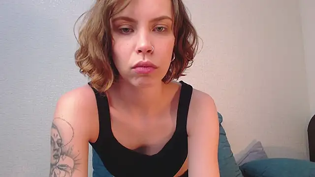 Snapshot of milly_ross chatting on 10/05/25, 08:23 milly ross online show from 10/05/25, 08:23