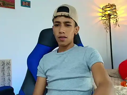 Snapshot of Ostin18hot chatting on 11/30/25, 01:53 Ostin18hot online show from 11/30/25, 01:53