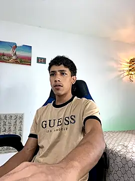 Snapshot of Ostin18hot chatting on 12/05/25, 04:21 Ostin18hot online show from 12/05/25, 04:21