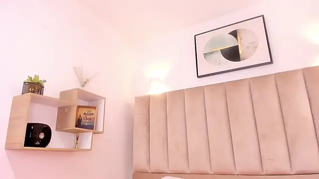 Anniie Queen online show from 02/12/25, 03:29