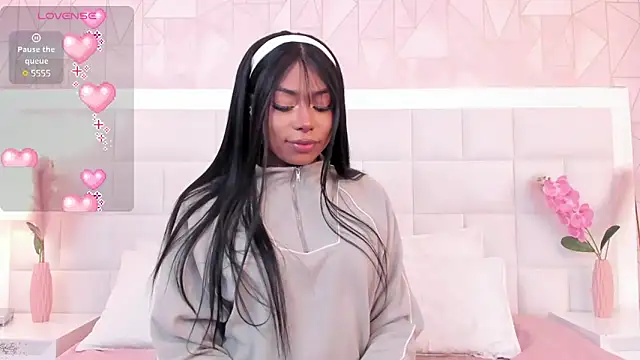 Snapshot of Alisson__Thompson chatting on 03/18/25, 10:48 Alisson Thompson online show from 03/18/25, 10:48