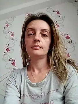 Snapshot of SophyGirl chatting on 03/24/26, 12:43 SophyGirl online show from 03/24/26, 12:43