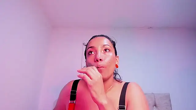 amber demons2021 online show from 03/13/25, 10:32