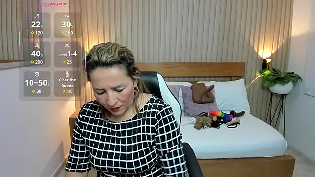 luciana ballesteros  online show from 06/06/26, 11:59