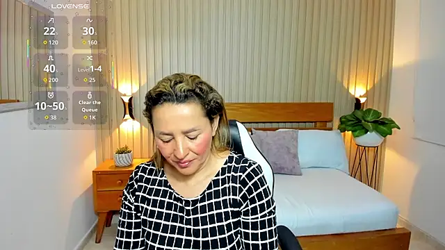 luciana ballesteros  online show from 06/23/26, 12:14