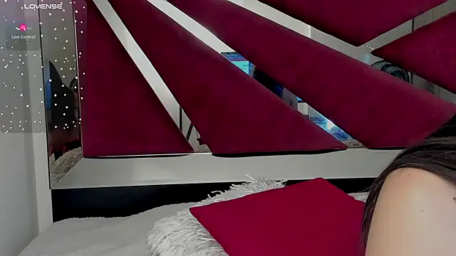 FaloonRoussel online show from 05/13/26, 05:32