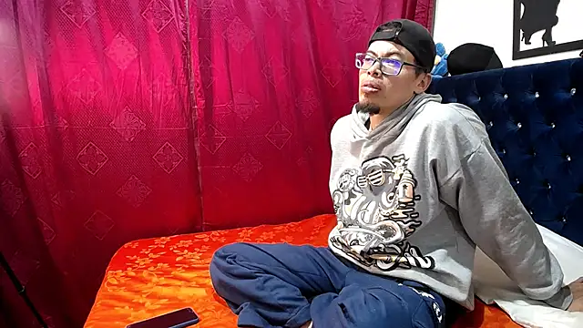 Snapshot of diego_sw09 chatting on 12/02/25, 03:45 diego sw09 online show from 12/02/25, 03:45