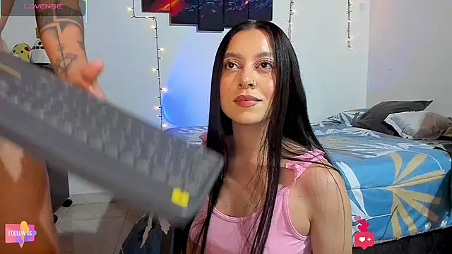 Snapshot of ethan_chloeee chatting on 02/01/26, 04:11 ethan chloeee online show from 02/01/26, 04:11