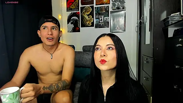 Snapshot of ethan_chloeee chatting on 03/19/26, 04:05 ethan chloeee online show from 03/19/26, 04:05