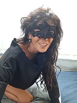 EmySkinny85 online show from 11/01/25, 09:17