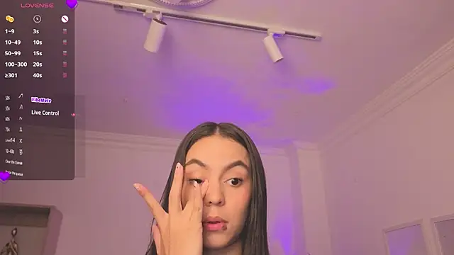 Aleejaa   online show from 04/25/26, 11:24