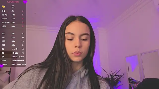 Aleejaa   online show from 06/17/26, 11:01